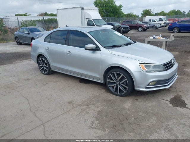 44745386 :رقم المزاد ، 3VWD07AJXFM227569 vin ، 2015 Volkswagen Jetta 1.8t Se مزاد بيع