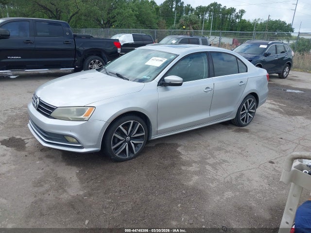 44745386 :رقم المزاد ، 3VWD07AJXFM227569 vin ، 2015 Volkswagen Jetta 1.8t Se مزاد بيع