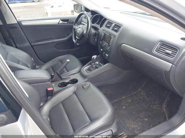 44745386 :رقم المزاد ، 3VWD07AJXFM227569 vin ، 2015 Volkswagen Jetta 1.8t Se مزاد بيع