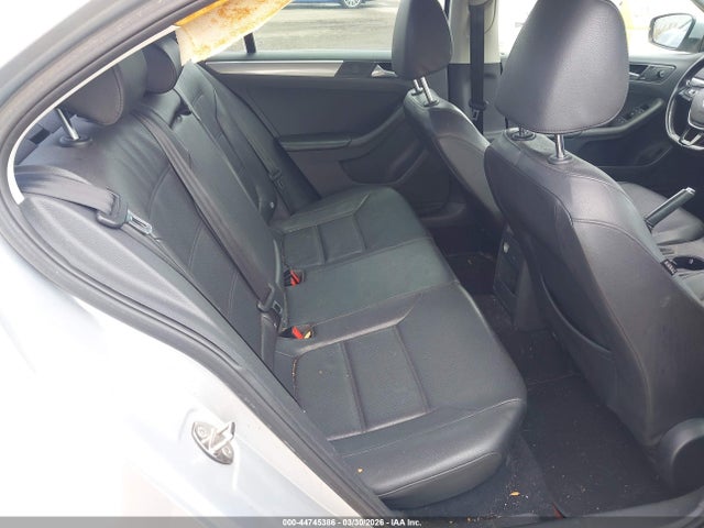 44745386 :رقم المزاد ، 3VWD07AJXFM227569 vin ، 2015 Volkswagen Jetta 1.8t Se مزاد بيع