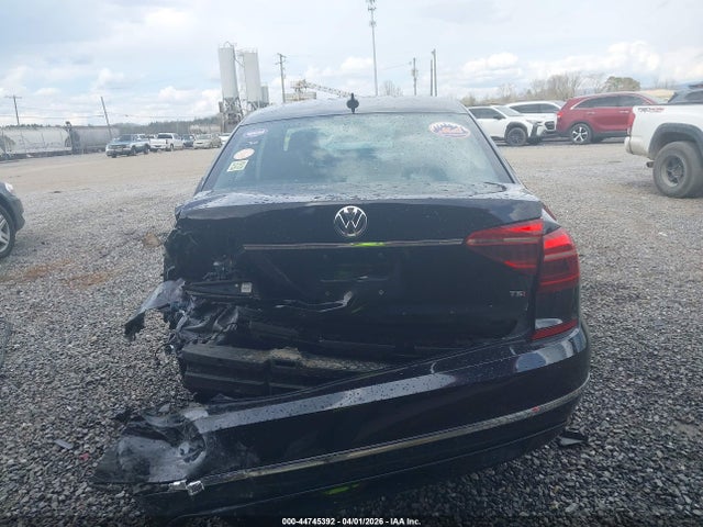 2017 Volkswagen Passat 1.8t R-line მანქანა იყიდება აუქციონზე, vin: 1VWDT7A36HC085699, აუქციონის ნომერი: 44745392