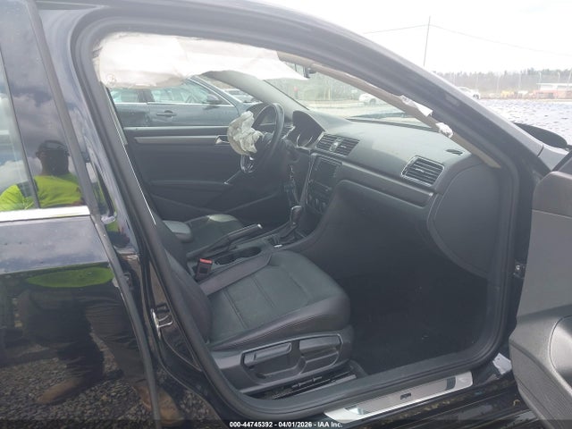 2017 Volkswagen Passat 1.8t R-line მანქანა იყიდება აუქციონზე, vin: 1VWDT7A36HC085699, აუქციონის ნომერი: 44745392