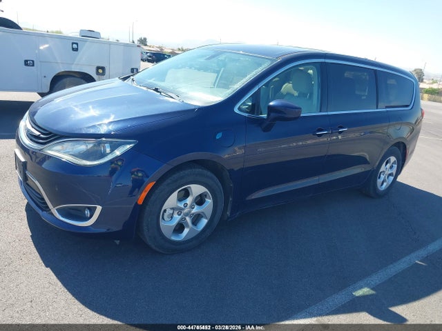 2017 Chrysler Pacifica Hybrid Touring Plus მანქანა იყიდება აუქციონზე, vin: 2C4RC1H77HR765083, აუქციონის ნომერი: 44745452