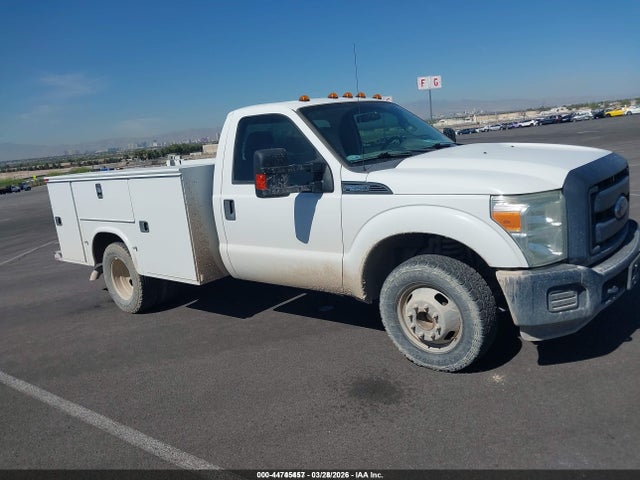 Ford F-350 Chassis Xl 2015 1FDRF3G61FEA14739 Image 16