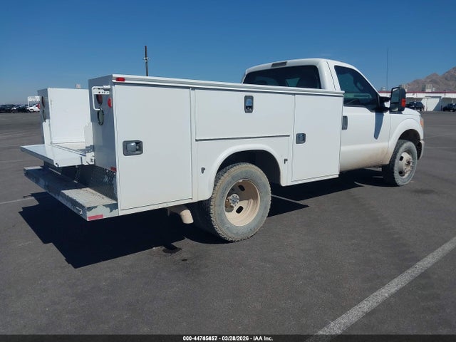 Ford F-350 Chassis Xl 2015 1FDRF3G61FEA14739 Image 4