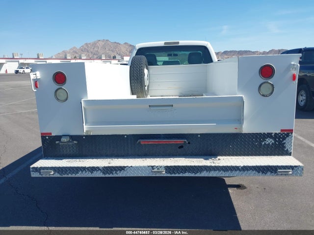 Ford F-350 Chassis Xl 2015 1FDRF3G61FEA14739 Image 14