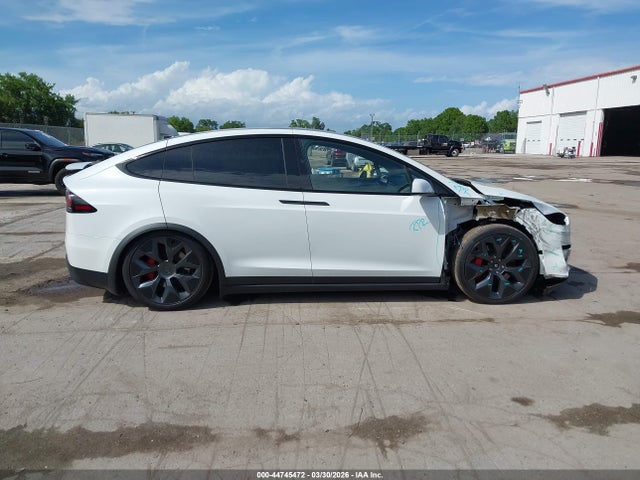 2026 Tesla Model X Plaid მანქანა იყიდება აუქციონზე, vin: 7SAXCBE6XTF483648, აუქციონის ნომერი: 44745472