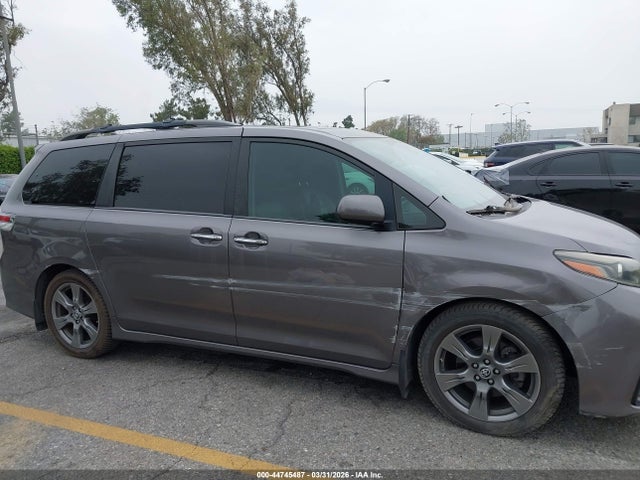 Toyota Sienna Se 8 Passenger 2018 5TDXZ3DC0JS913253 Image 17