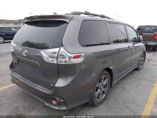 Toyota Sienna Se 8 Passenger 2018 5TDXZ3DC0JS913253 Image 4