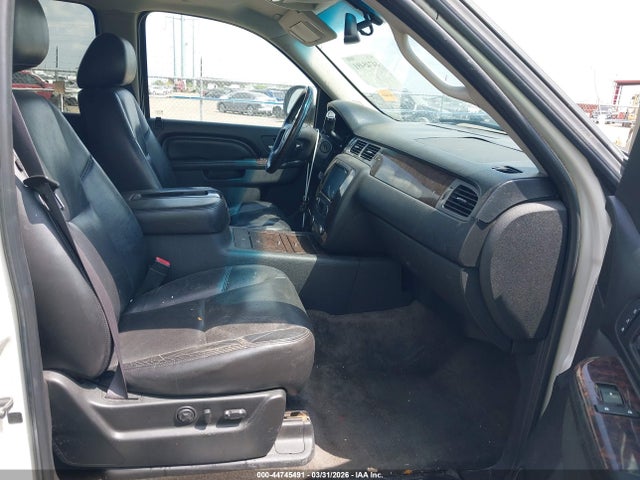 44745491 :رقم المزاد ، 1GKS2MEF2BR259339 vin ، 2011 Gmc Yukon Xl 1500 Denali مزاد بيع