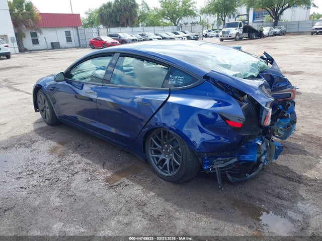 2026 Tesla Model 3 Premium All-wheel Drive მანქანა იყიდება აუქციონზე, vin: 5YJ3E1EB5TF120476, აუქციონის ნომერი: 44745525