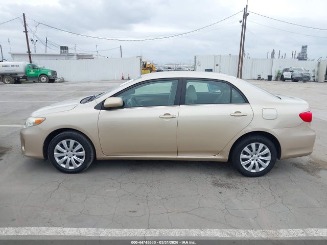 Aukcja sprzedaży 2013 Toyota Corolla Le, vin: 5YFBU4EE2DP208093, numer aukcji: 44745530