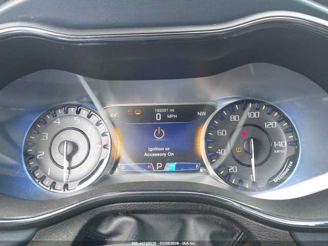 1C3CCCBGXFN589476 Chrysler 200 S