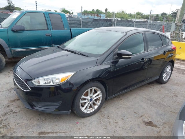Ford FOCUS SE 2016 1FADP3K22GL301901 Image 2