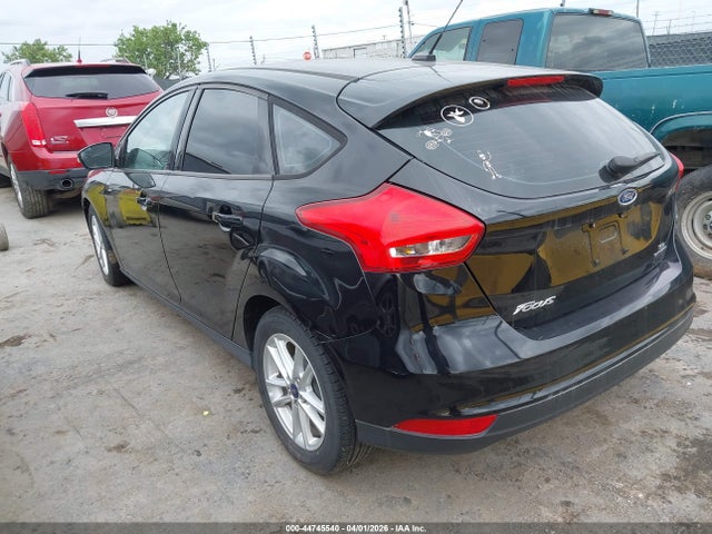 Ford FOCUS SE 2016 1FADP3K22GL301901 Image 3