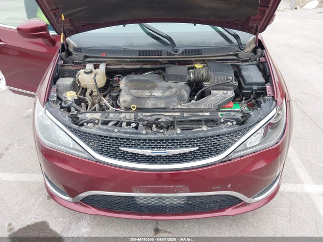 Продаж на аукціоні авто 2018 Chrysler Pacifica Touring L, vin: 2C4RC1BG2JR252211, номер лоту: 44745598