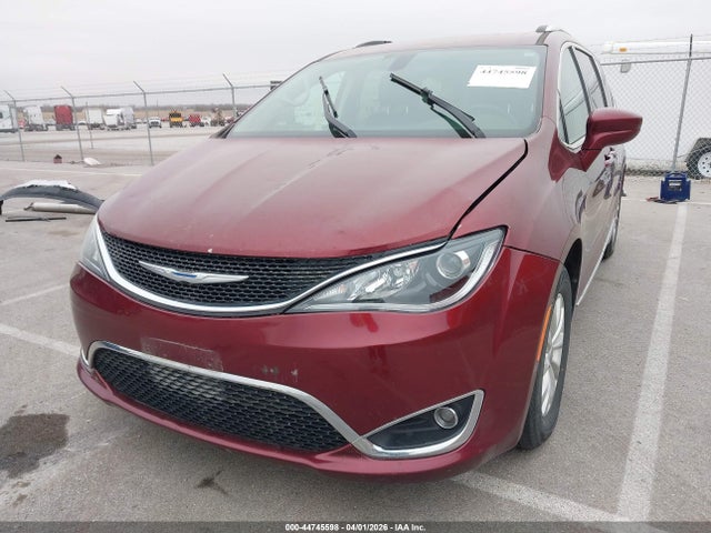 Продаж на аукціоні авто 2018 Chrysler Pacifica Touring L, vin: 2C4RC1BG2JR252211, номер лоту: 44745598