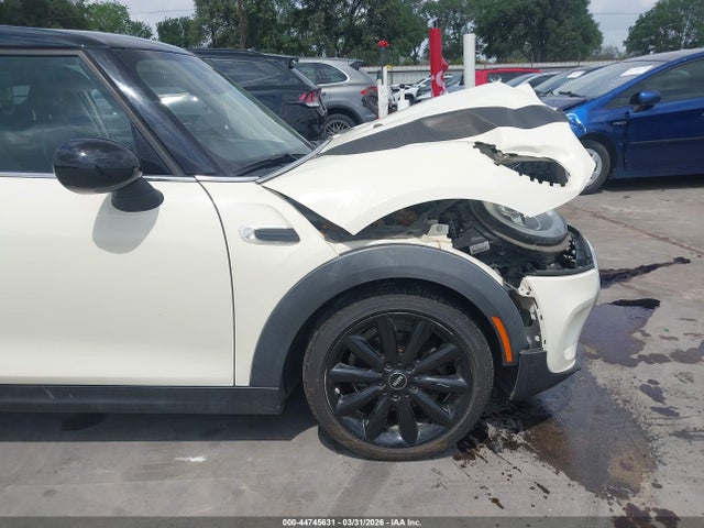 2015 Mini Hardtop Cooper მანქანა იყიდება აუქციონზე, vin: WMWXS5C59FT828856, აუქციონის ნომერი: 44745631