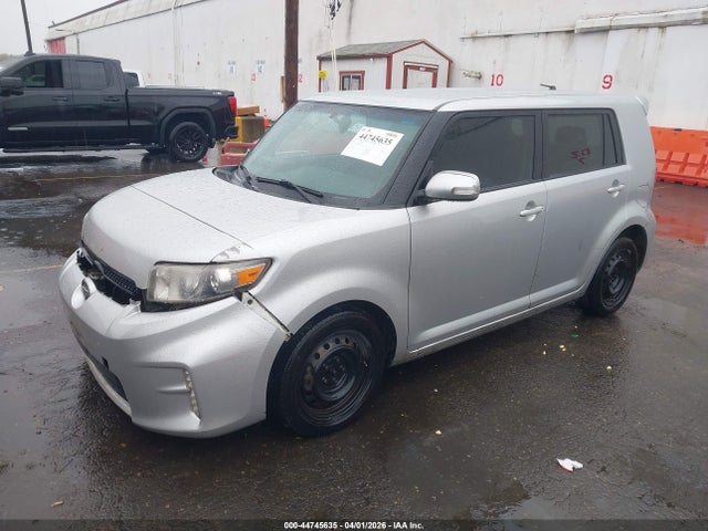 Scion XB 2015 JTLZE4FE6FJ067650 Image 2