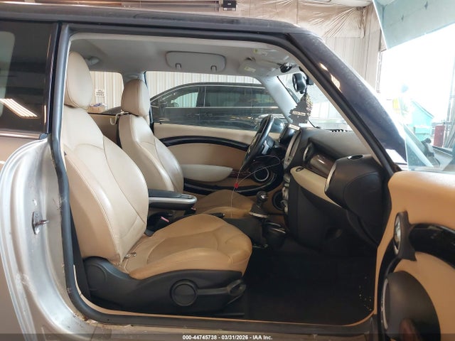 2010 MINI COOPER S WMWMF7C50ATZ70749 Photo 4