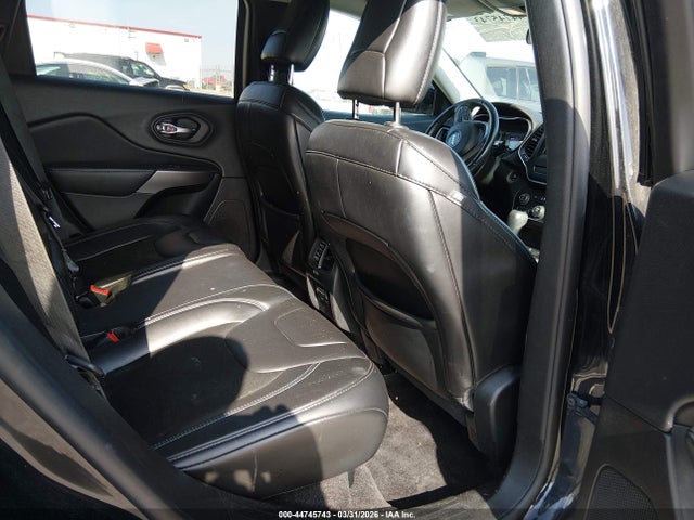 44745743 :رقم المزاد ، 1C4PJMLB2KD150574 vin ، 2019 Jeep Cherokee Latitude Plus 4x4 مزاد بيع