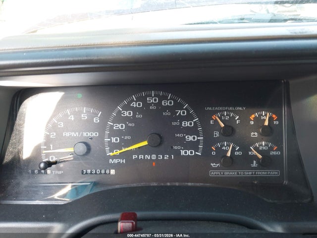 1998 Chevrolet Suburban 1500 მანქანა იყიდება აუქციონზე, vin: 1GNFK16R4WJ354159, აუქციონის ნომერი: 44745787