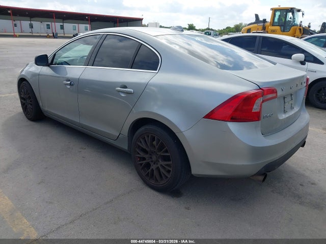 2013 VOLVO S60 YV1612FS3D2175472 Photo 2