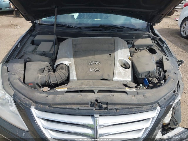 44745828 :رقم المزاد ، KMHGC4DE1AU100133 vin ، 2010 Hyundai Genesis 3.8 مزاد بيع