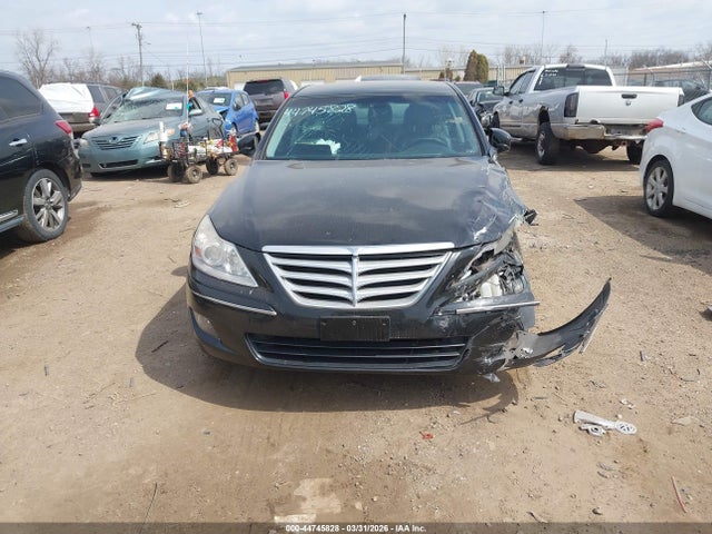 44745828 :رقم المزاد ، KMHGC4DE1AU100133 vin ، 2010 Hyundai Genesis 3.8 مزاد بيع