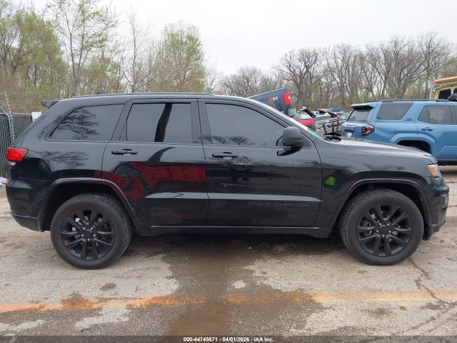 2017 Jeep Grand Cherokee Altitude 4x4 მანქანა იყიდება აუქციონზე, vin: 1C4RJFAG1HC751721, აუქციონის ნომერი: 44745871