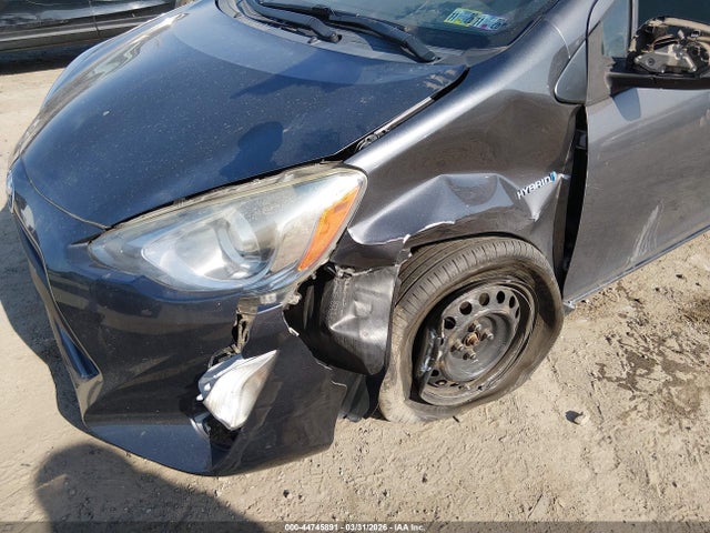 JTDKDTB32F1103249 Toyota Prius C One