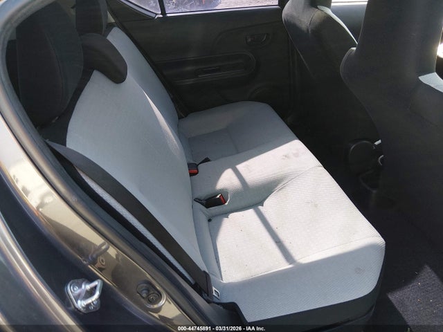JTDKDTB32F1103249 Toyota Prius C One