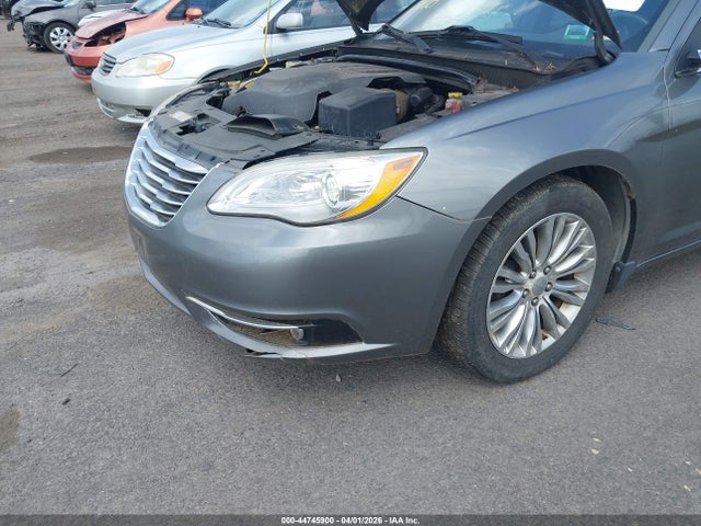 44745900 :رقم المزاد ، 1C3CCBCGXCN277839 vin ، 2012 Chrysler 200 Limited مزاد بيع
