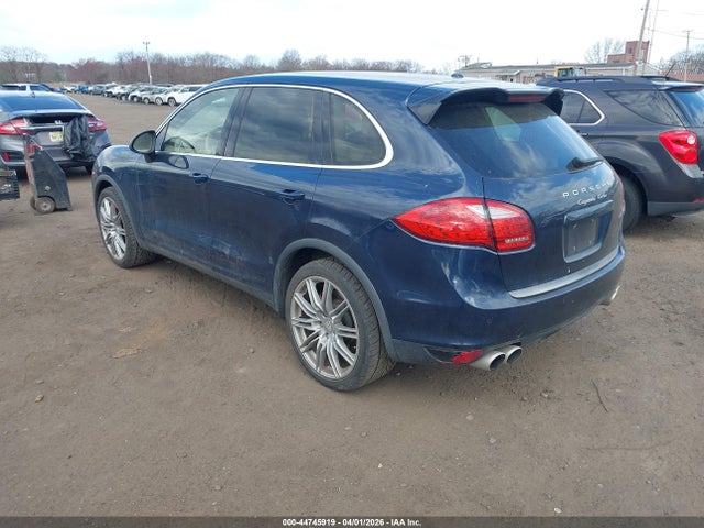 2011 PORSCHE CAYENNE WP1AC2A29BLA81507 Photo 2