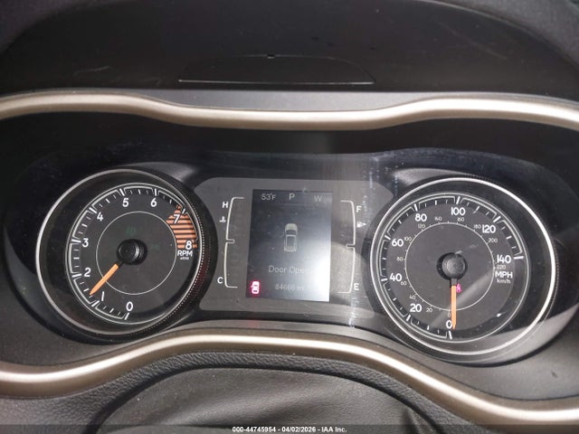 44745954 :رقم المزاد ، 1C4PJMCS6GW256148 vin ، 2016 Jeep Cherokee Latitude مزاد بيع
