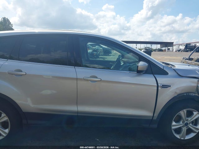 44746001 :رقم المزاد ، 1FMCU0G77GUA96860 vin ، 2016 Ford Escape Se مزاد بيع