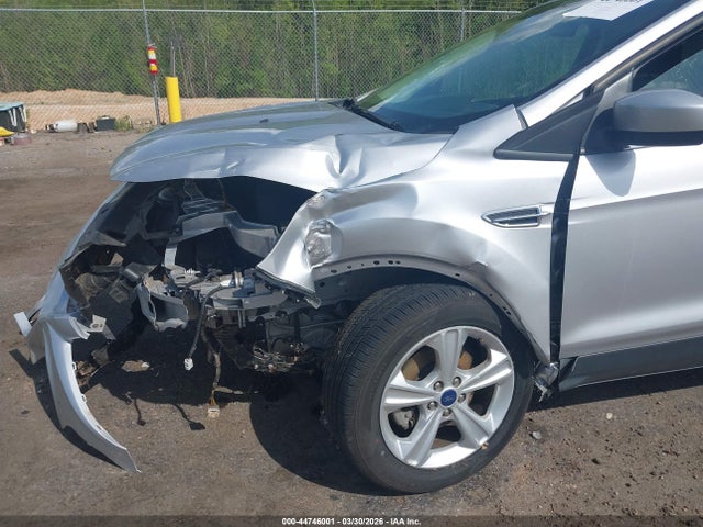 44746001 :رقم المزاد ، 1FMCU0G77GUA96860 vin ، 2016 Ford Escape Se مزاد بيع