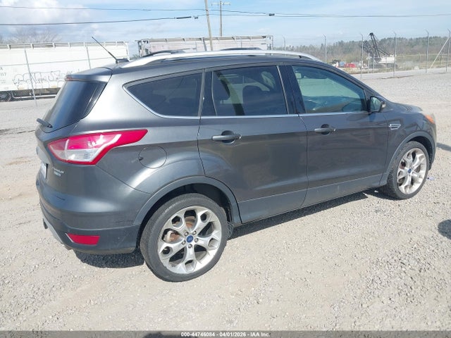 1FMCU9J9XFUC21217 Ford Escape Titanium