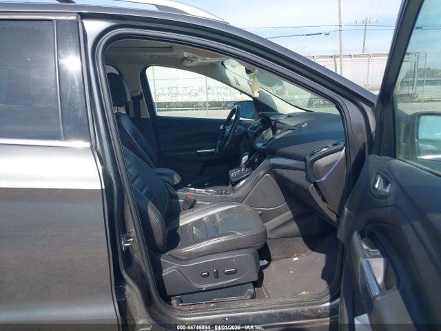 1FMCU9J9XFUC21217 Ford Escape Titanium
