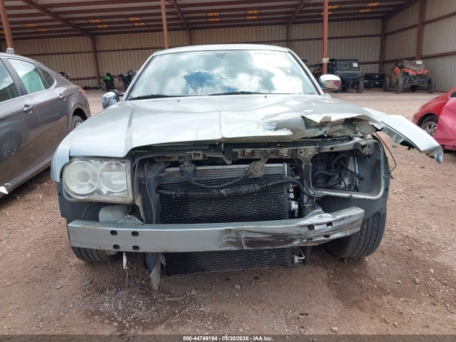 44746194 :رقم المزاد ، 2C3AA63HX5H592584 vin ، 2005 Chrysler 300c مزاد بيع