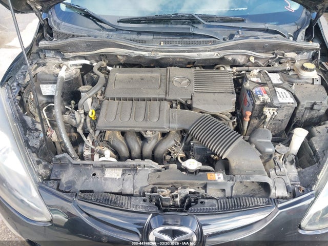 44746266 :رقم المزاد ، JM1DE1HZ2B0106688 vin ، 2011 Mazda Mazda2 Sport مزاد بيع