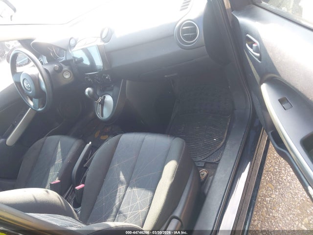 44746266 :رقم المزاد ، JM1DE1HZ2B0106688 vin ، 2011 Mazda Mazda2 Sport مزاد بيع