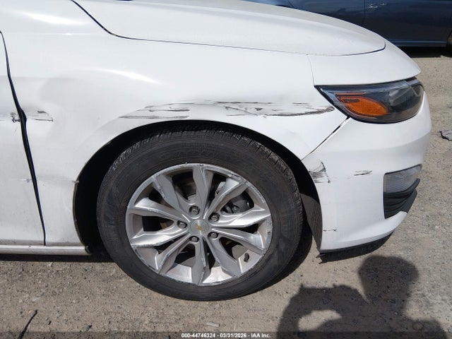 1G1ZD5ST3NF101403 Chevrolet Malibu Fwd Lt