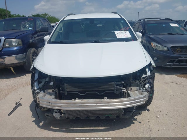 44746334 :رقم المزاد ، 2C4RC1BG0JR217120 vin ، 2018 Chrysler Pacifica Touring L مزاد بيع