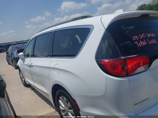 44746334 :رقم المزاد ، 2C4RC1BG0JR217120 vin ، 2018 Chrysler Pacifica Touring L مزاد بيع