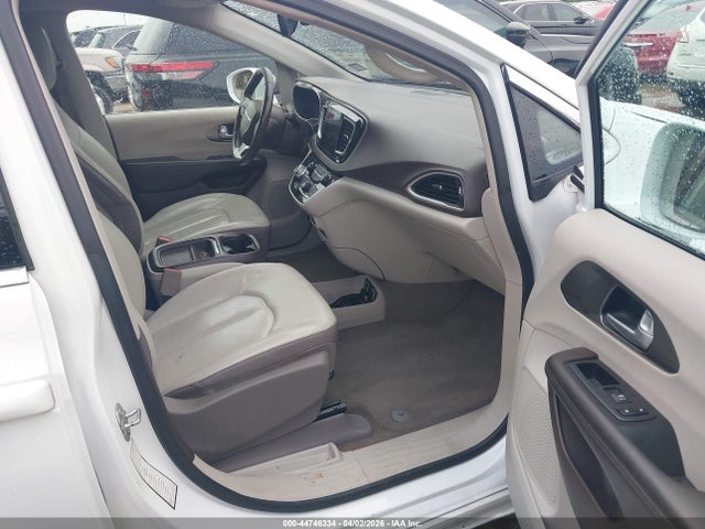 44746334 :رقم المزاد ، 2C4RC1BG0JR217120 vin ، 2018 Chrysler Pacifica Touring L مزاد بيع