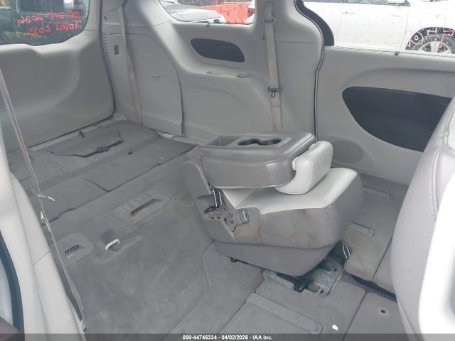 44746334 :رقم المزاد ، 2C4RC1BG0JR217120 vin ، 2018 Chrysler Pacifica Touring L مزاد بيع