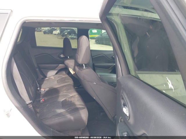 Продажа на аукционе авто 2019 Jeep Cherokee Latitude Fwd, vin: 1C4PJLCB2KD242326, номер лота: 44746380