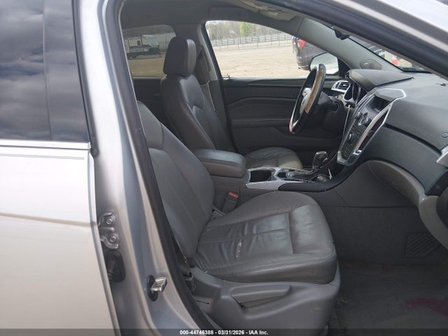 44746388 :رقم المزاد ، 3GYFNGEY0BS585106 vin ، 2011 Cadillac Srx Standard مزاد بيع