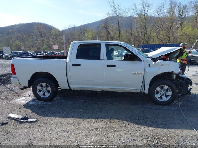 44746391 :رقم المزاد ، 3C6RR7KG8JG203156 vin ، 2018 Ram 1500 Express  4x4 5'7 Box مزاد بيع